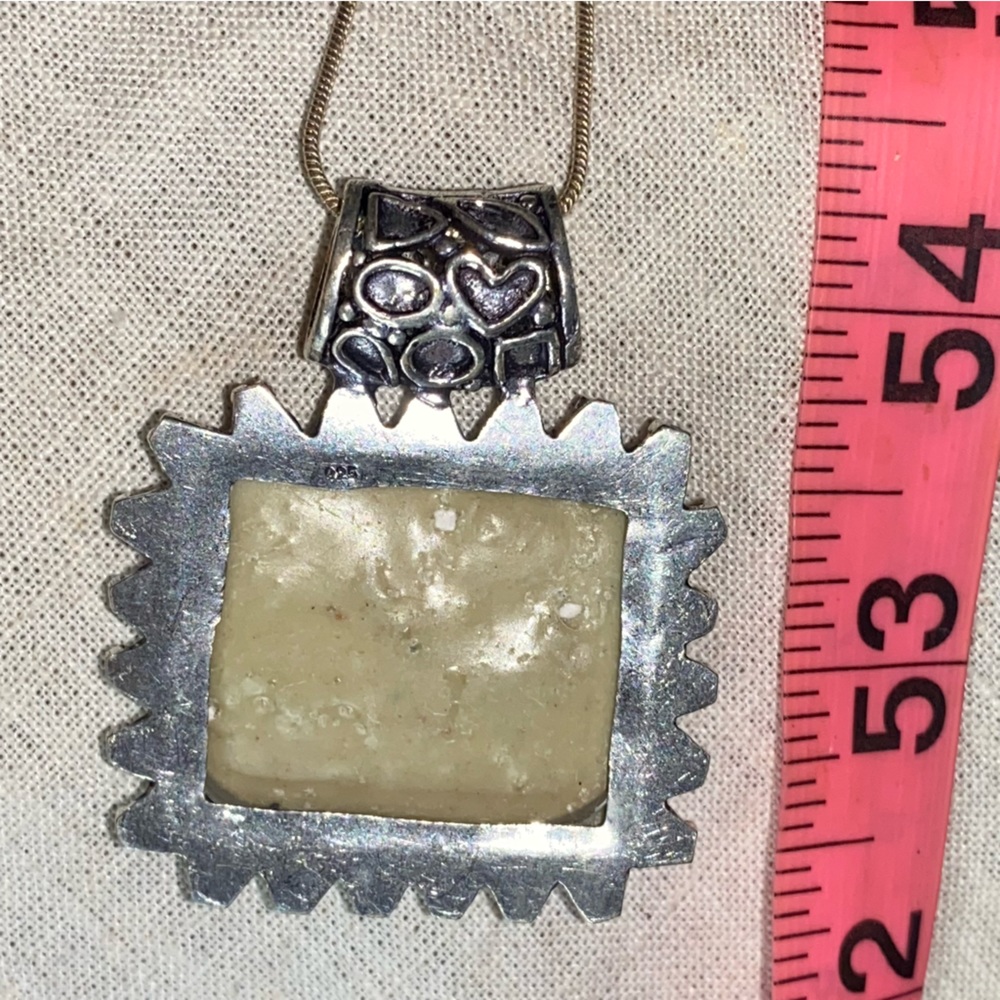 Striking Abalone Shell statement Pendant - Picture 6 of 8